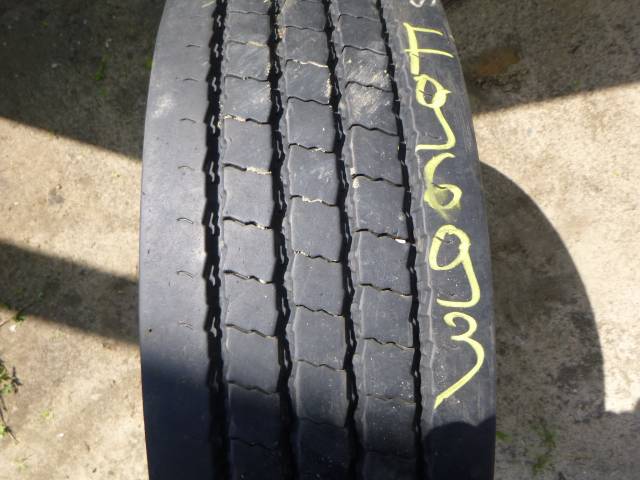 Opona używana 215/75R17,5 Pirelli FR01