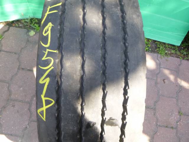 Opona używana 285/70R19,5 Uniroyal FH100