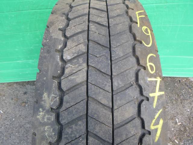 Opona używana 315/80R22,5 Uniroyal DH40