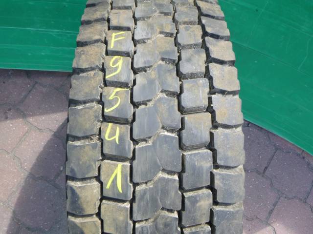 Opona używana 285/70R19,5 Pirelli TR01