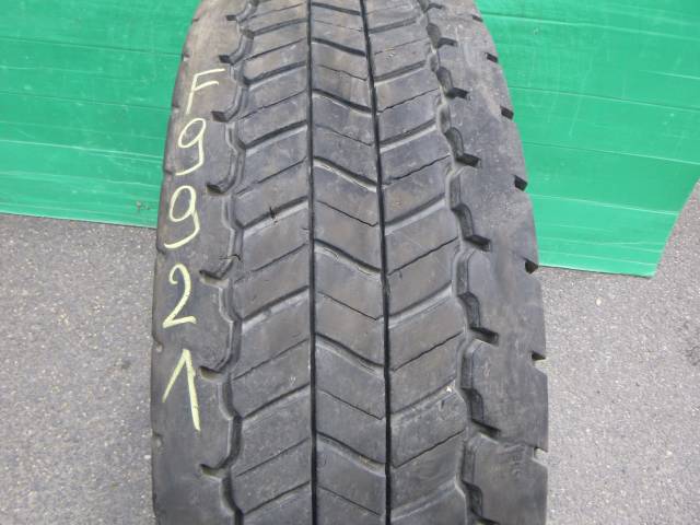 Opona używana 315/80R22,5 Uniroyal DH40