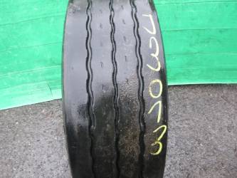 Opona używana 235/75R17,5 Goodyear KMAX T